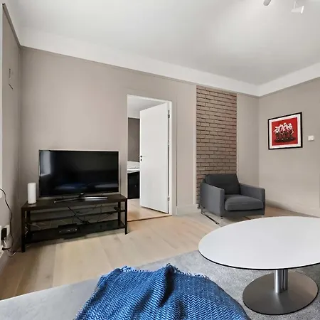 Bright & Modern 2br In The Heart Of Prázdninový dům *